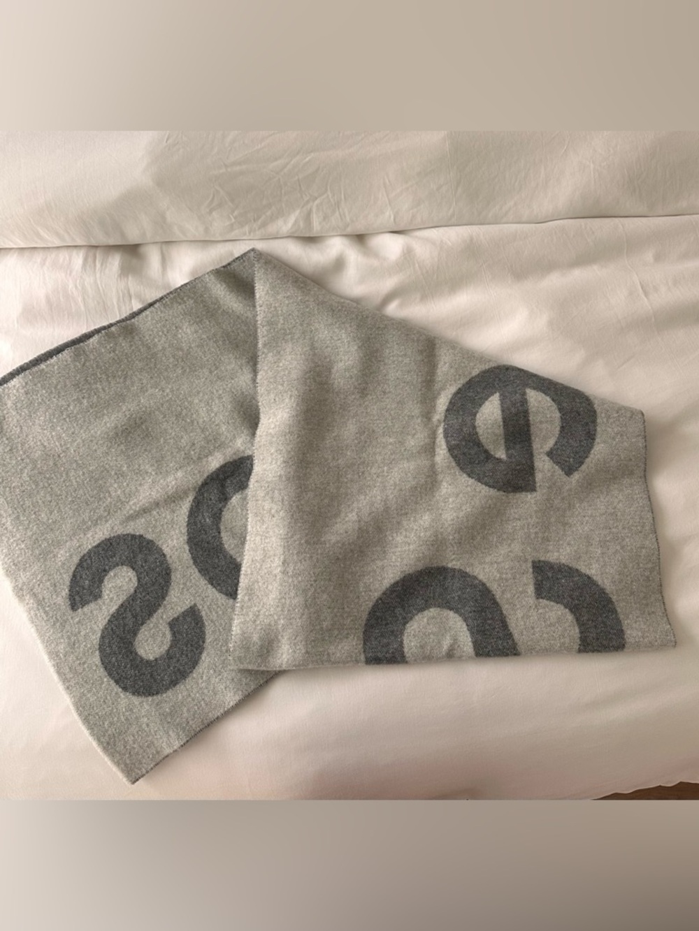 Acne Studios Gray Logo Knit Scarf - Reversible - Picture 4 of 4